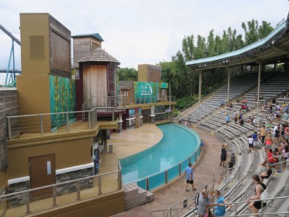 SeaLionAndOtterSpotlight